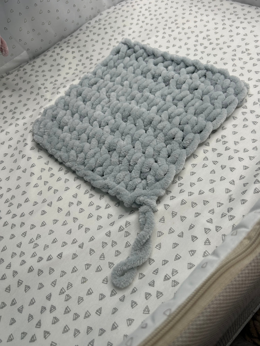Misknit - Pebble Baby Comforter