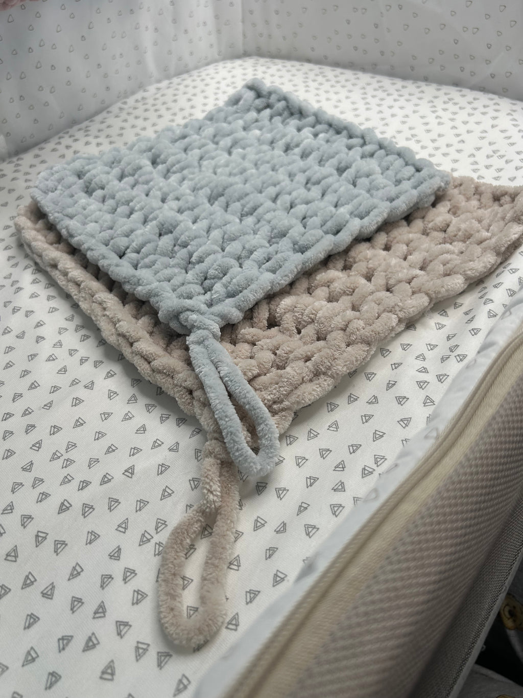 Misknit - Pebble Baby Comforter