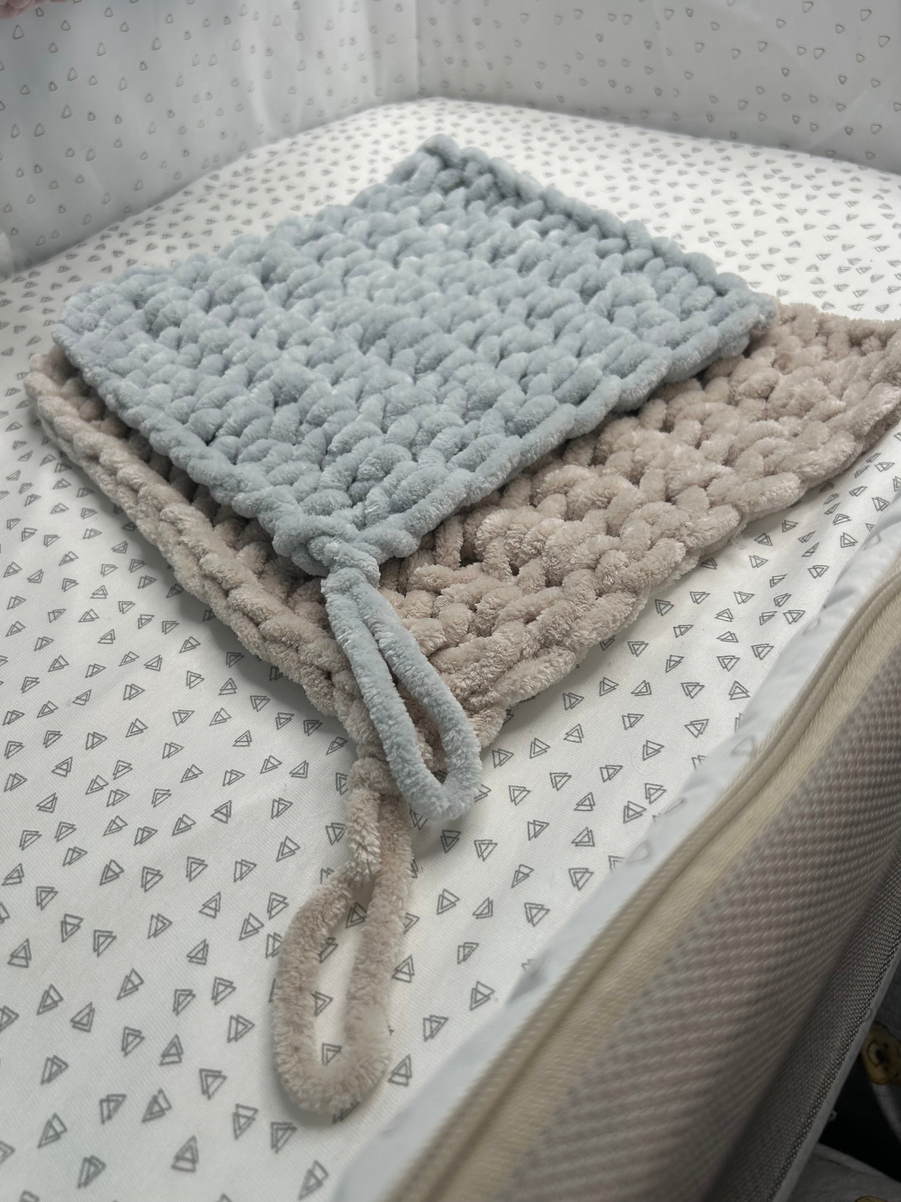 Misknit - Pebble Baby Comforter